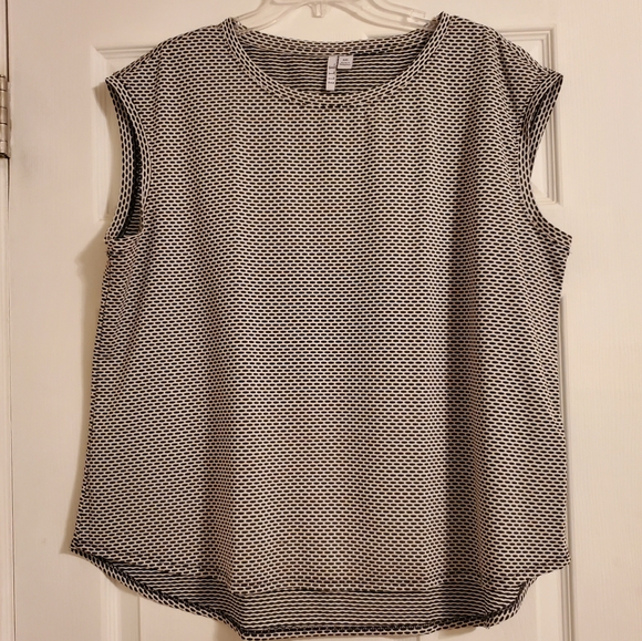 Elle Tops - Elle Black & White Top